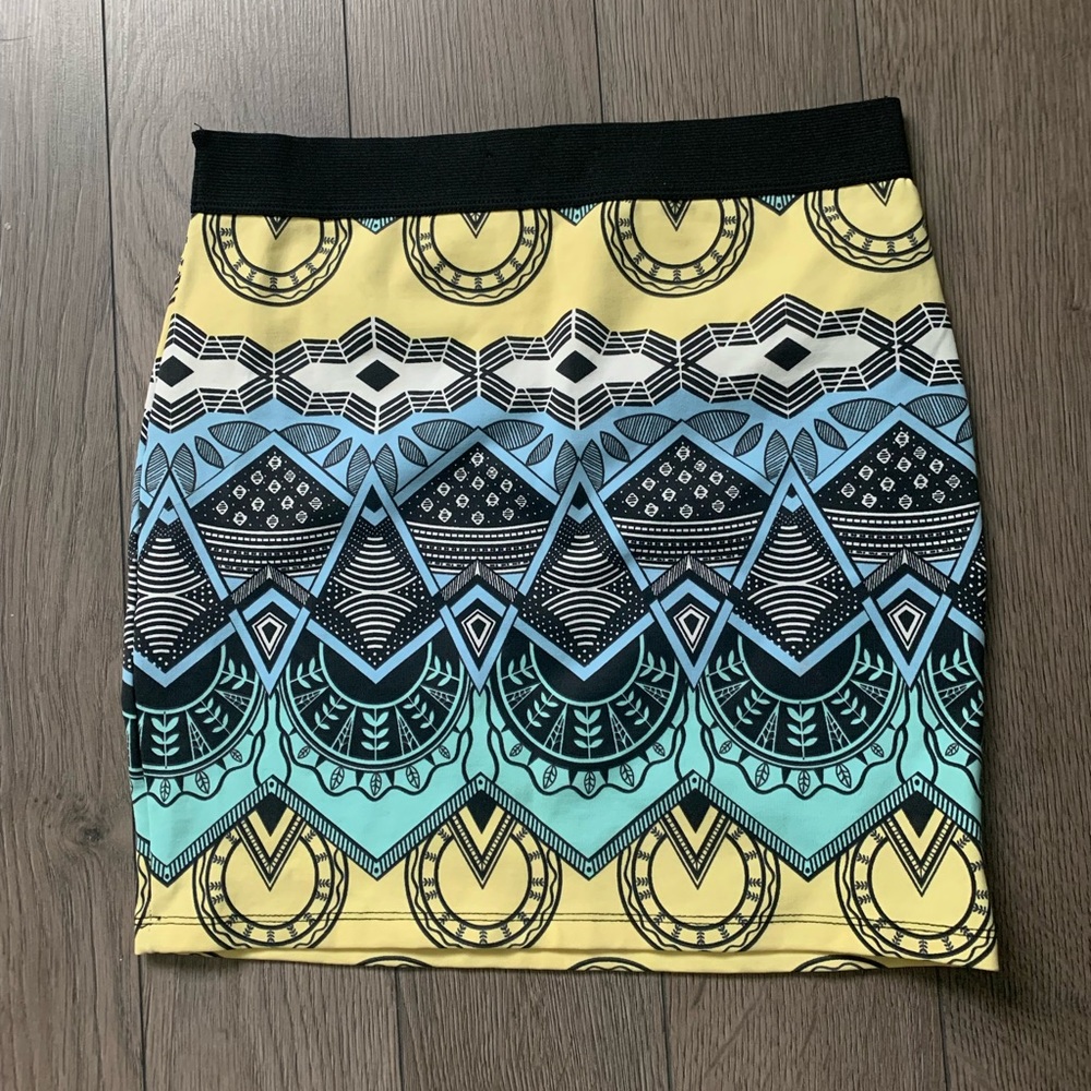 brand new Zara patterned mini skirt